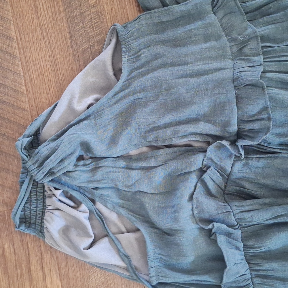 Women's Large Boutique Flowy Teal Ruffle Maxi Dress With Keyhole/Halter Tie Neck - Picture 2 of 2